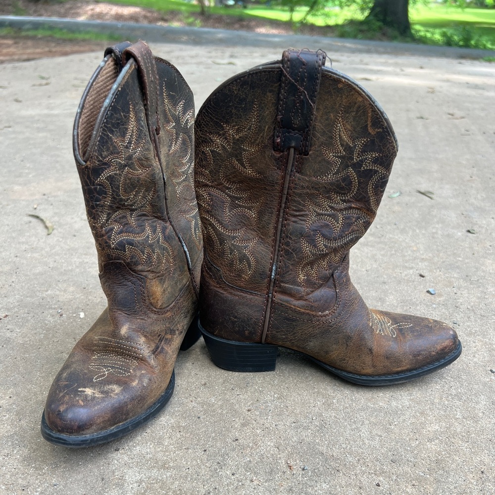 Ariat toddler size 11 boots